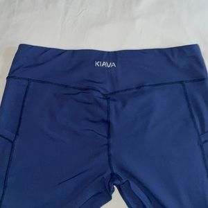Kiava women’s joggers, capri length, size 2X, navy.